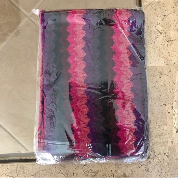 🏷️CHEVRON INFINITY SCARF - Picture 5 of 6